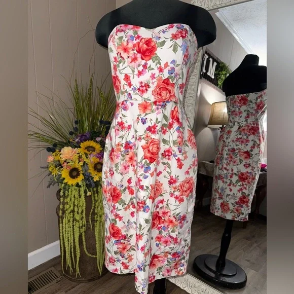 Alya • Strapless Floral Princess Neckline Midi Dress - Picture 11 of 16